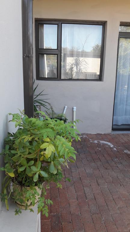 Self-Catering Studio, Unit 6 On Krupp Windhoek Eksteriør bilde